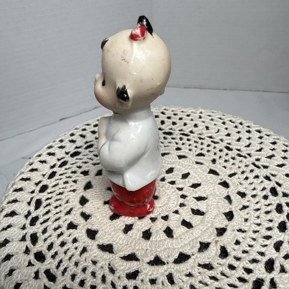 Vintage 3" Tall Japan Porcelain Kewpie Doll Girl Praying Hands Red and White - Picture 4 of 6